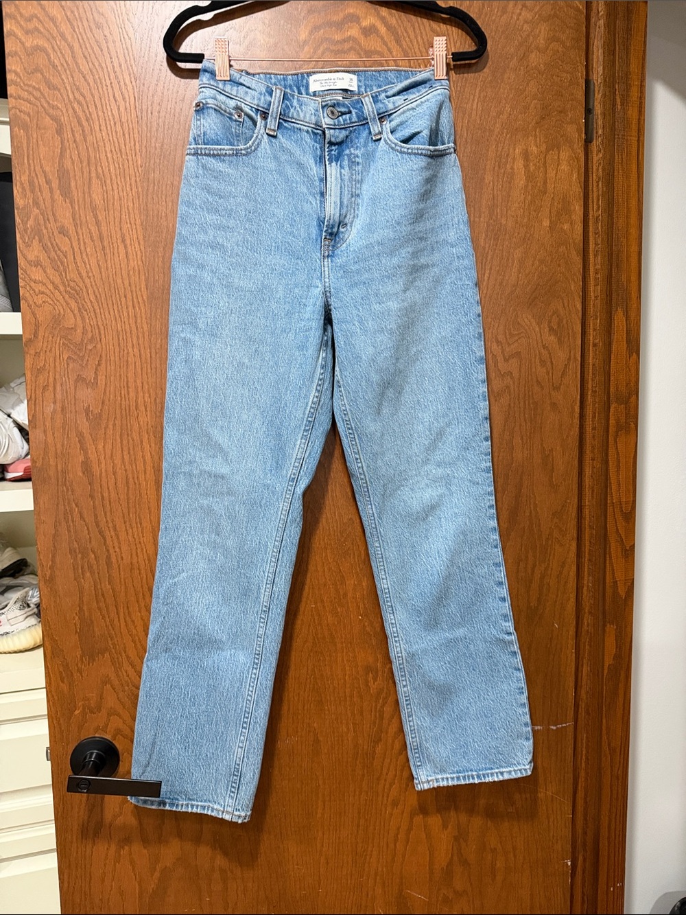 Abercrombie 90s Straight Ultra High Rise